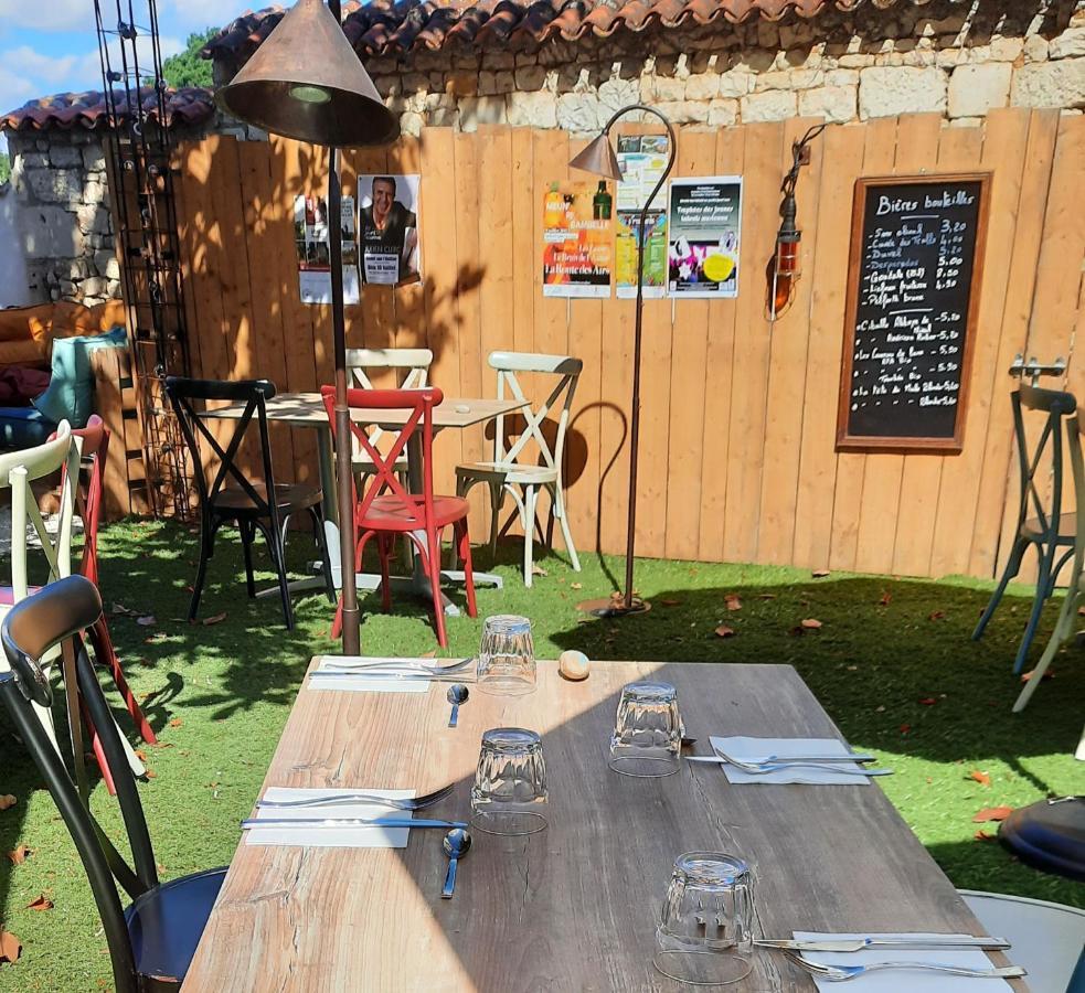 L'Auberge Des Artistes Nieul-sur-l'Autise Εξωτερικό φωτογραφία